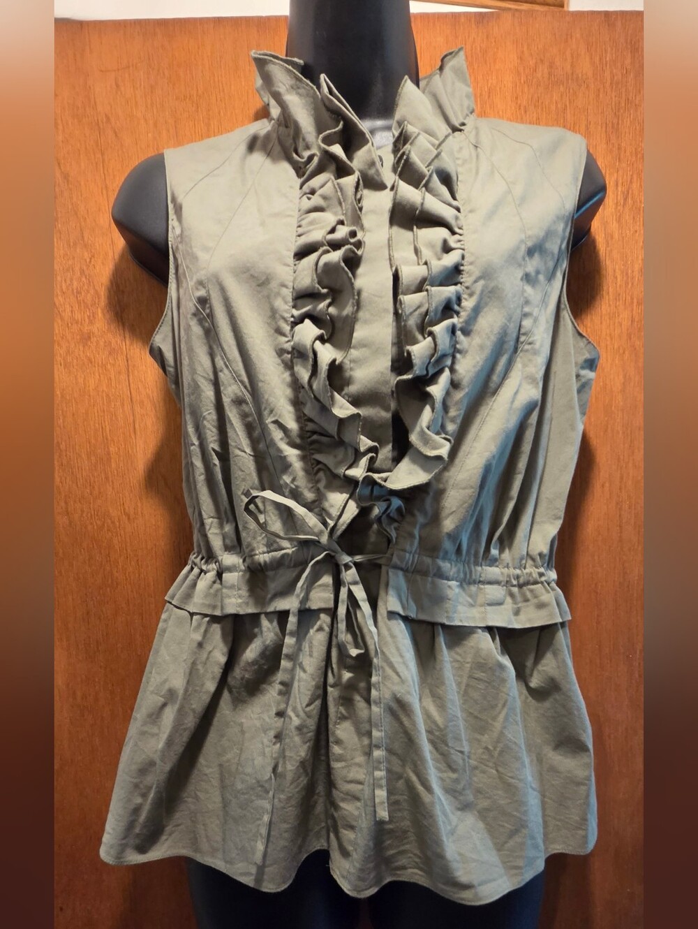 T Tahari Olive Green Ruffled Sleeveless Blouse SzS - Picture 2 of 8